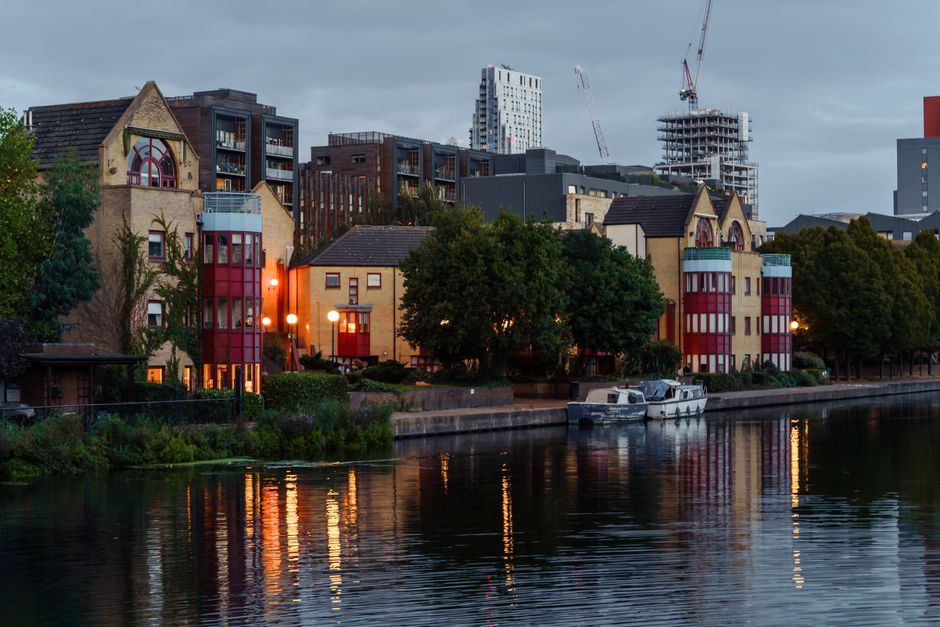 Bromley by Bow estate removals and clearance near Bow Locks